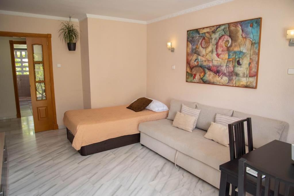Piso Con Jardin Apartment มาลากา ภายนอก รูปภาพ